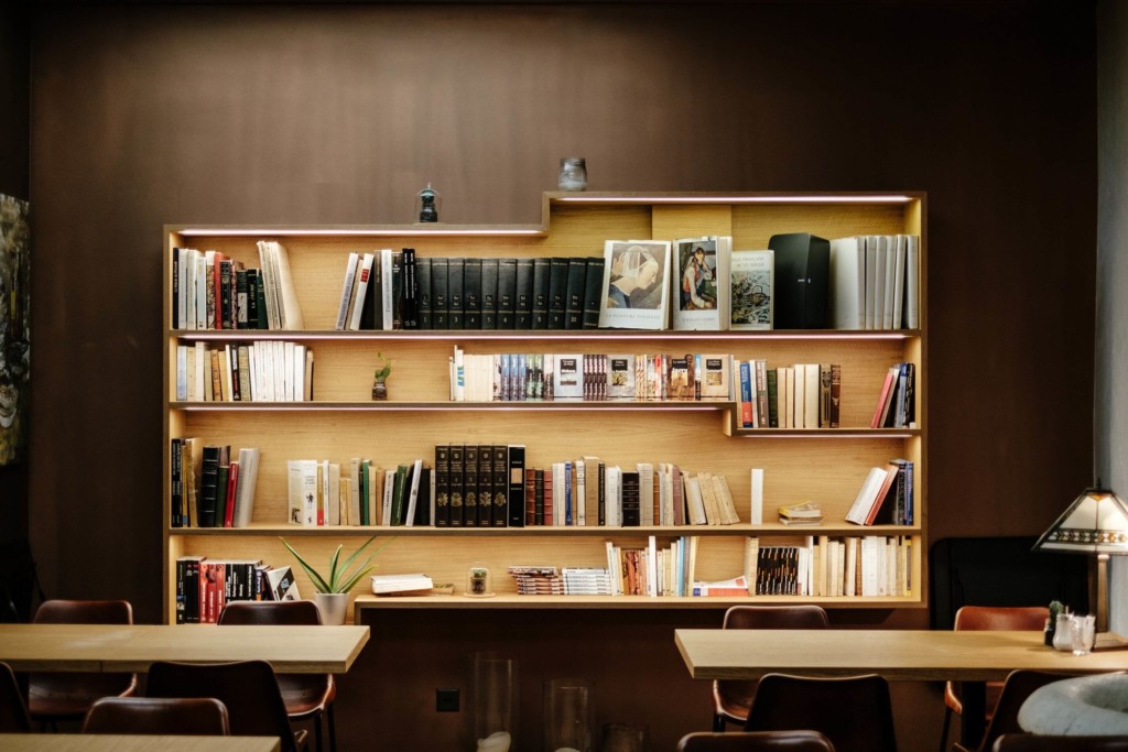 culture-gallery-booksheld